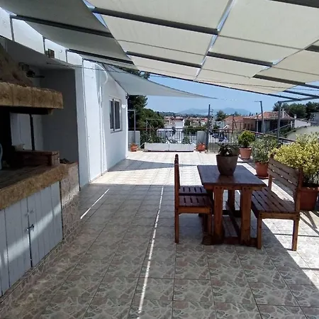 Kostas أمارنثوس